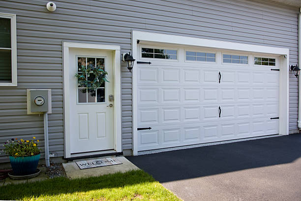 24/7 Emergency Garage Door Panel Replacement experts in Irvington, KY